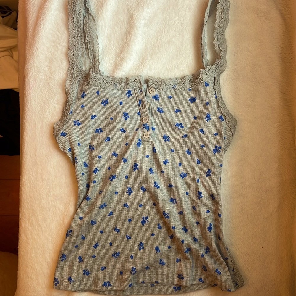 Vintage lace button up tank (Grey/ blue flowers)